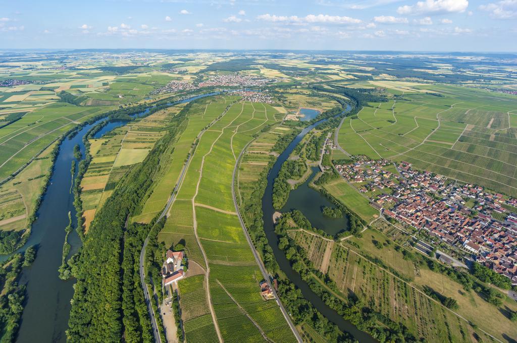Vogelsburg Hotell Escherndorf Exteriör bild