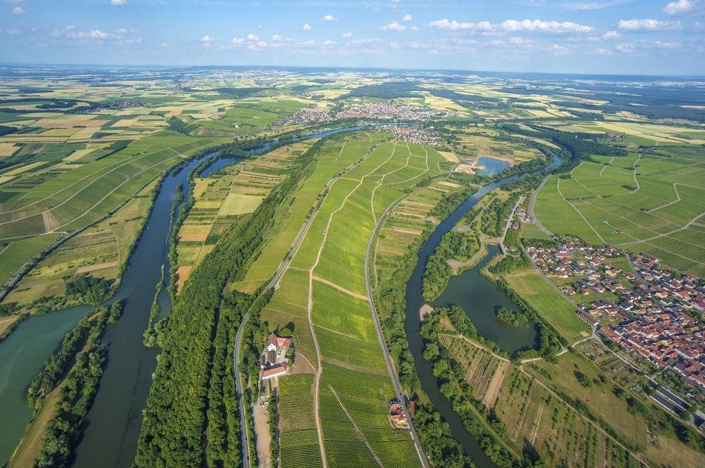 Vogelsburg Hotell Escherndorf Exteriör bild